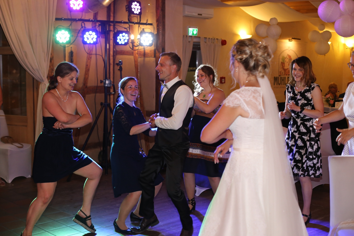 Hochzeit, Silberhochzeit, Polterabend feiern mit mobilenDJ